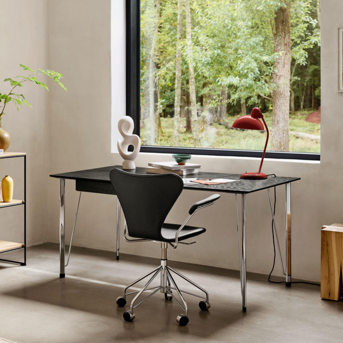 Fritz Hansen Series 7 Swivel Armchair