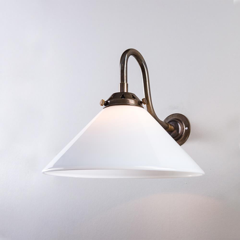 Outlet Old School Electric - Bathroom Version : Conical B22 Glass Wall Light