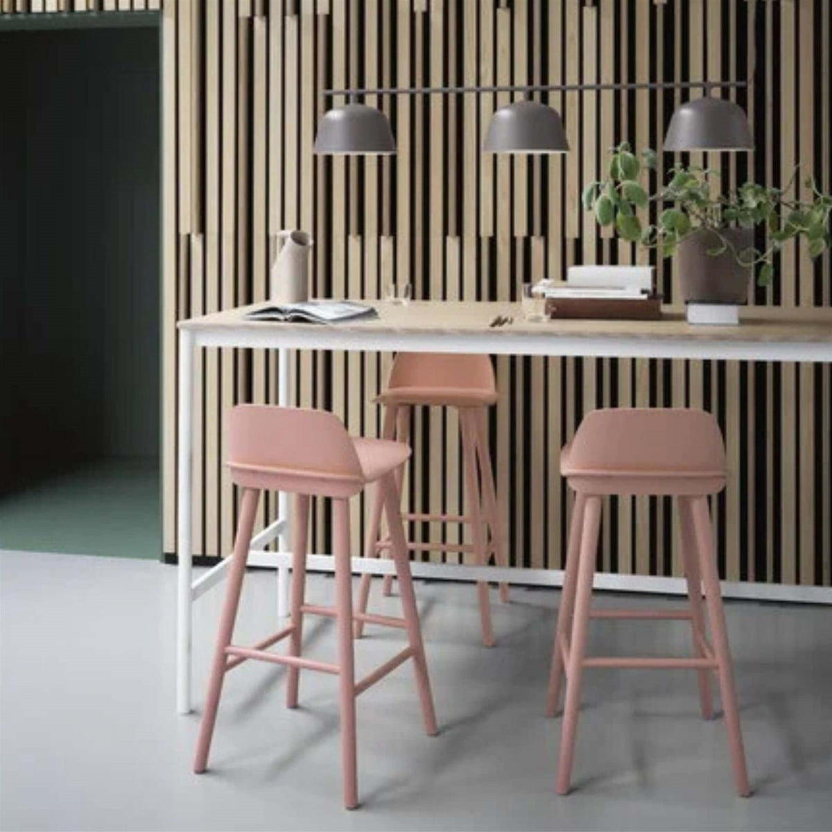 ExDisplay Nerd bar stool, Tan rose **COLLECTION FROM WINCHESTER ONLY**
