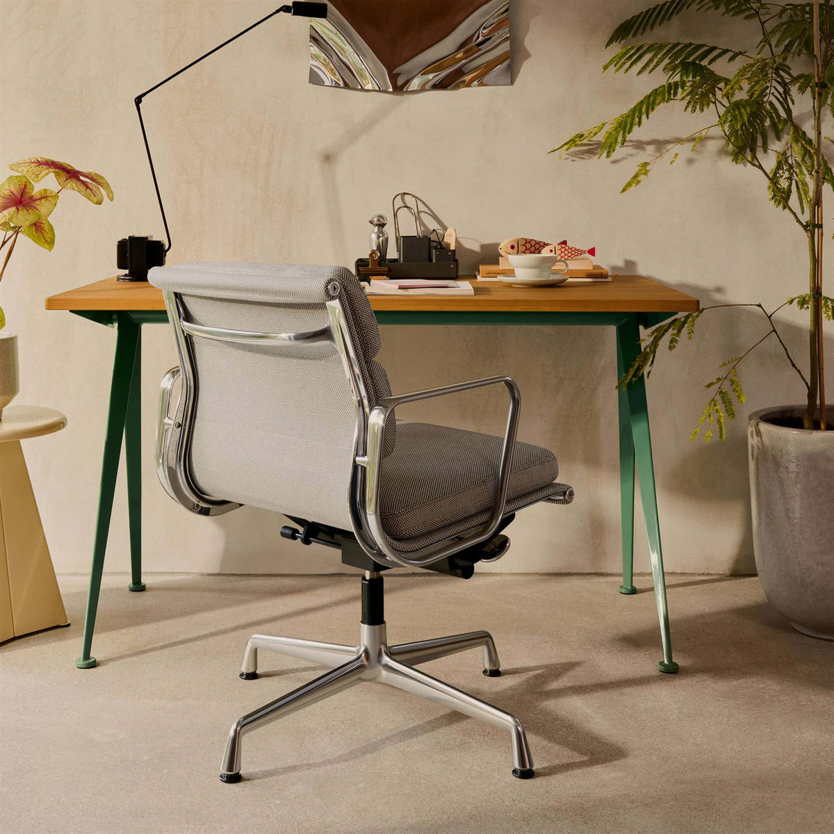 Vitra Compas Direction Desk