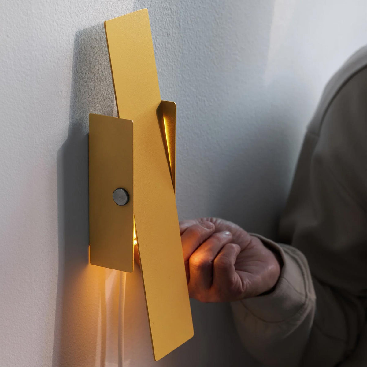 Moebe Wall Lamp