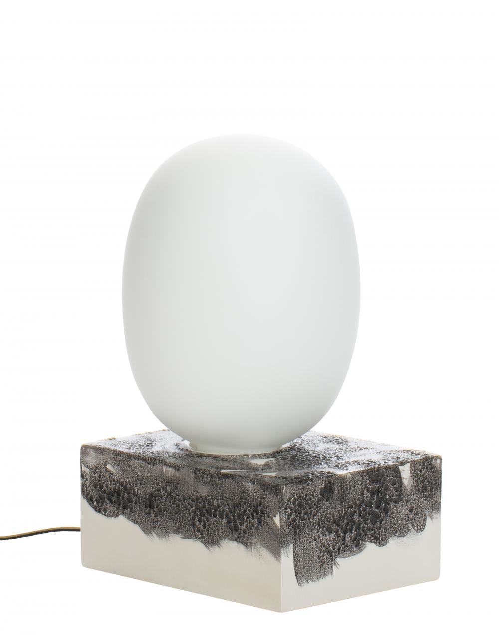 Magma table lamp