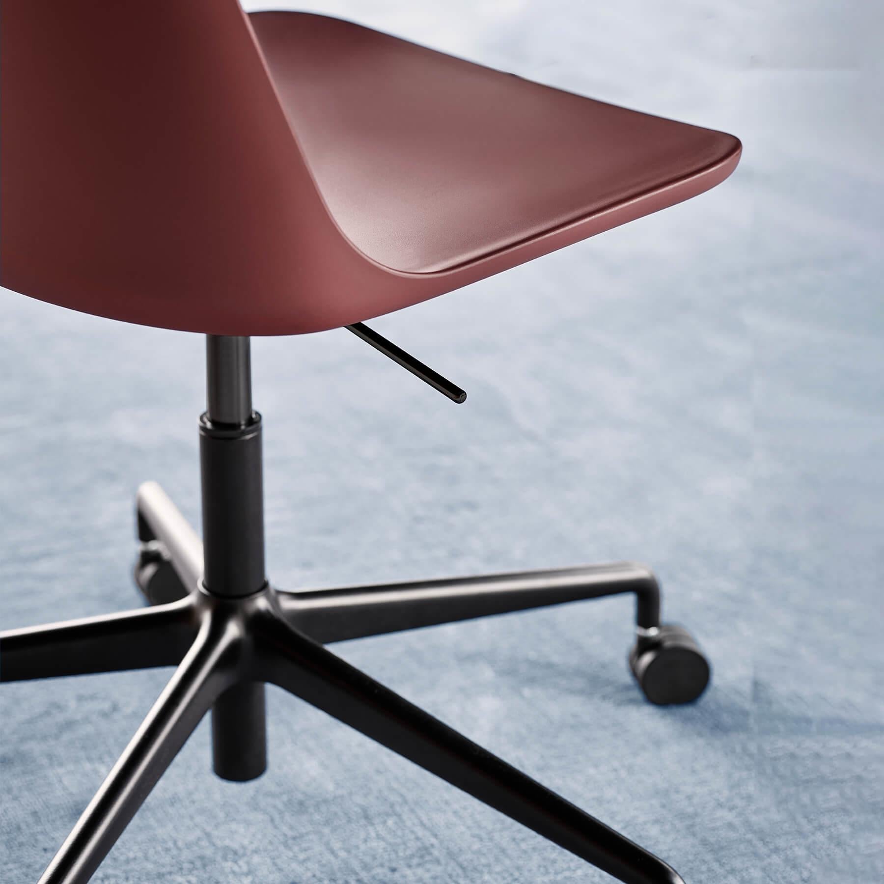 &Tradition HW28 Rely Chair