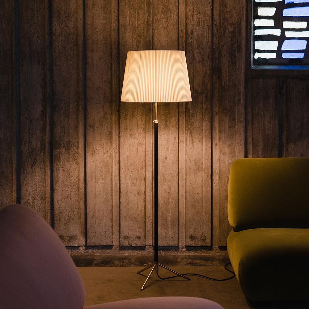 Santa & Cole Pie De Salon G1 Floor Lamp