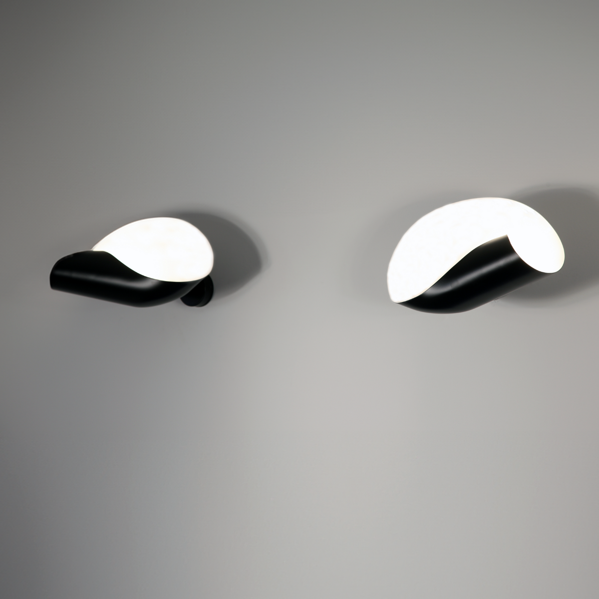 Serge Mouille Petite Applique Conche Wall Lamp