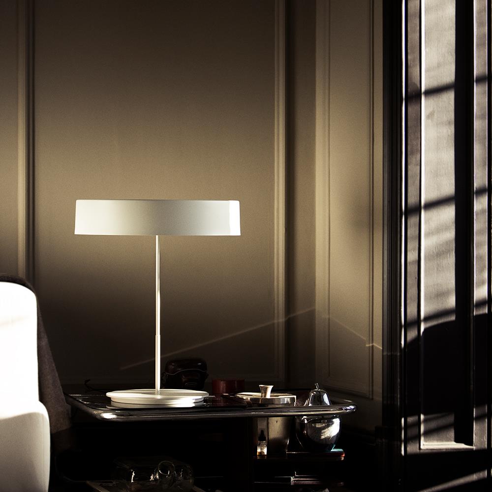 Santa & Cole Sin L Table Lamp