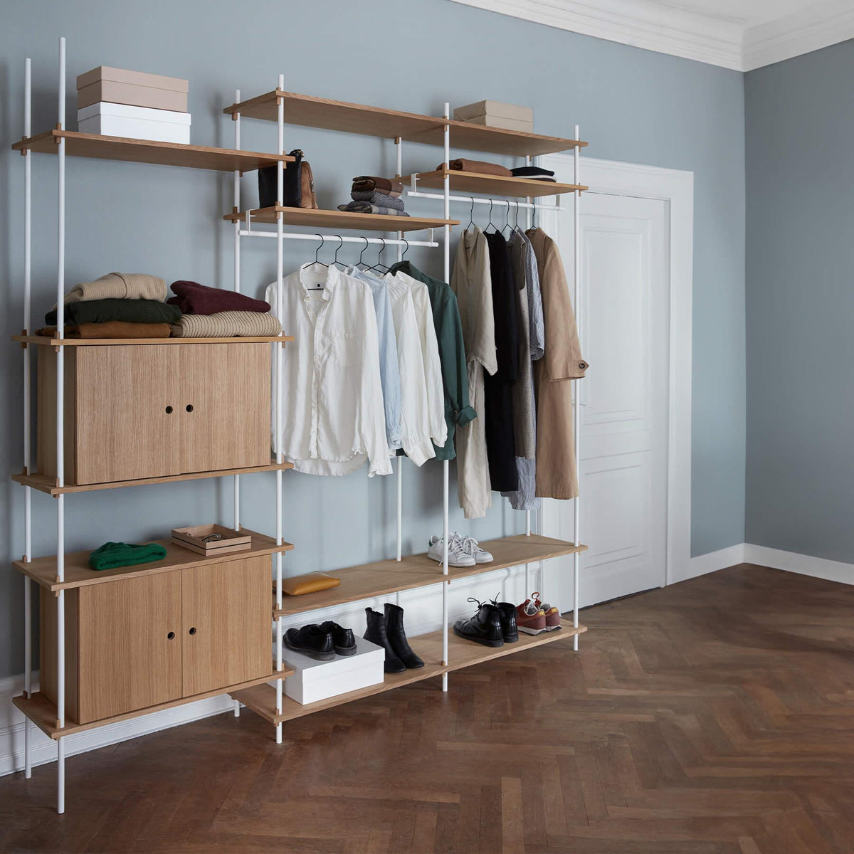 MOEBE Triple Shelving System, 2 Cabinets, 2 Open Clothes Rails