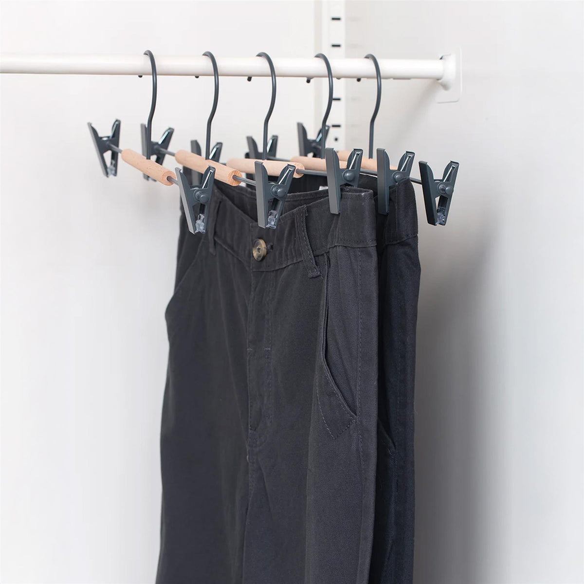 Mustard Made The Clip Hangers