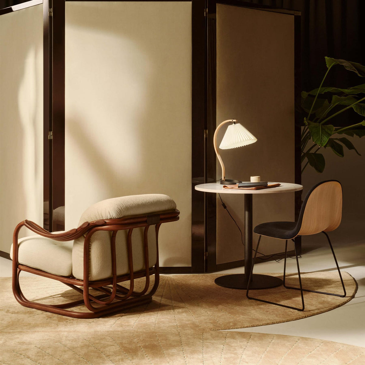 GUBI 1.0 Table, 60cm Diameter in Marble