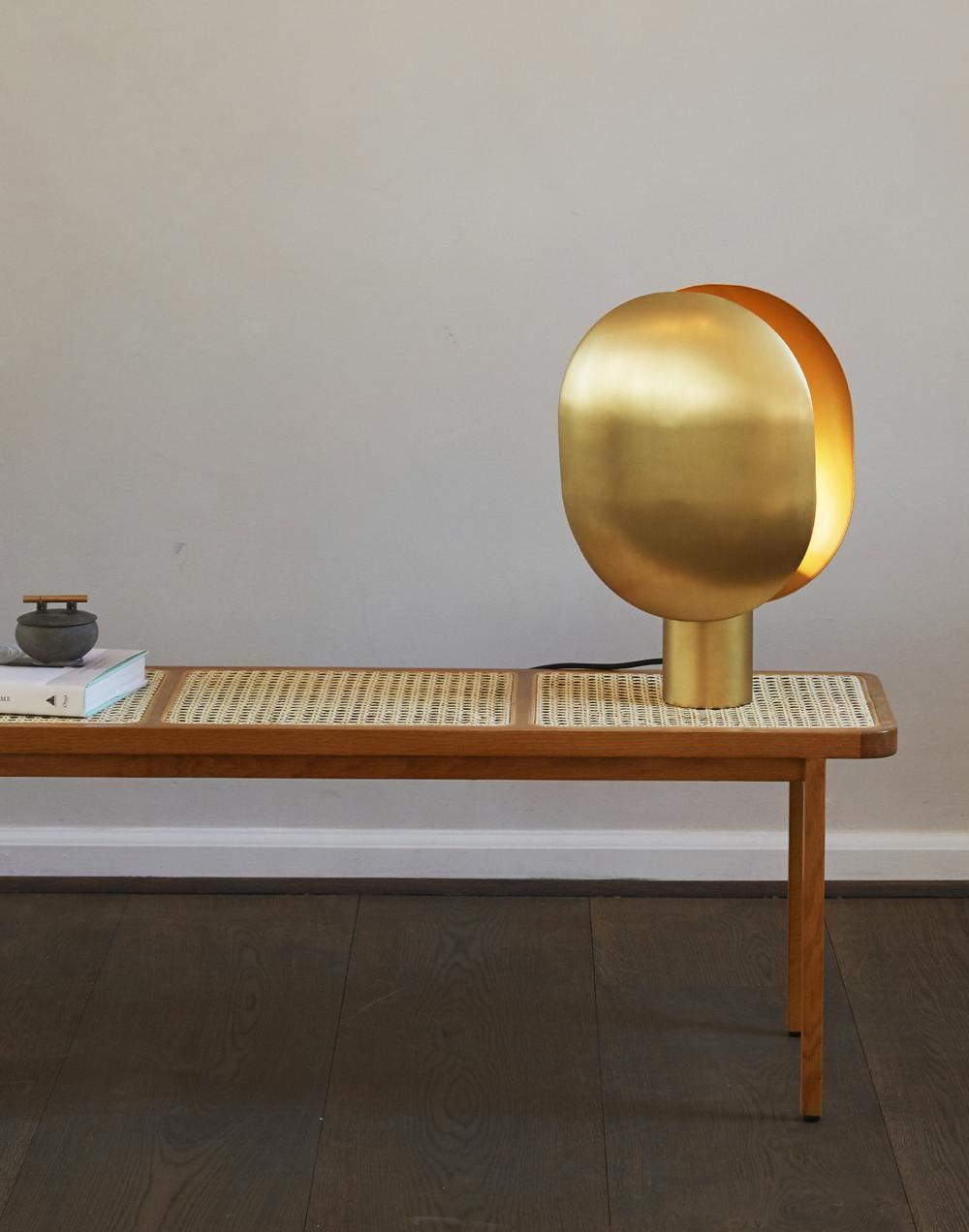 101 Copenhagen Clam Table Lamp