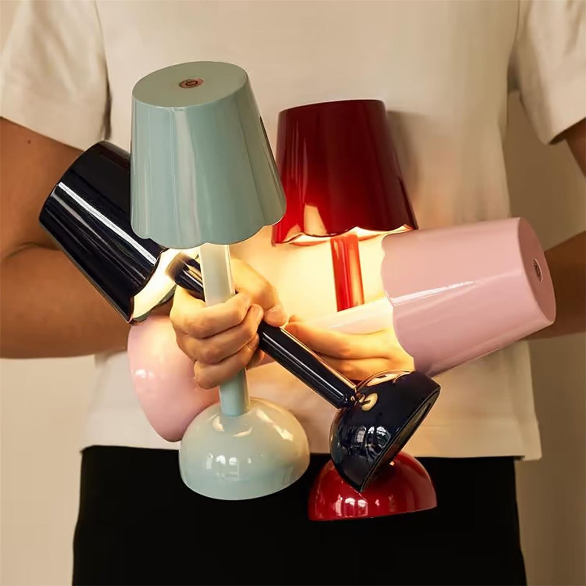 Addison Ross Scallop Portable Rechargeable Lamp