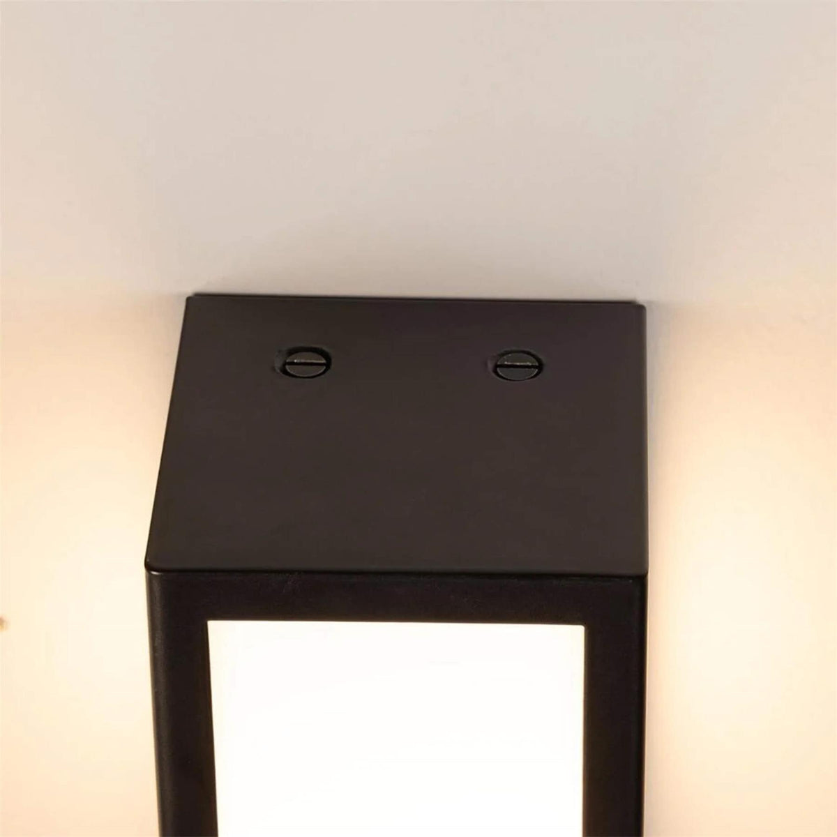 Mullan Lighting Bata Modern Bathroom Wall Light