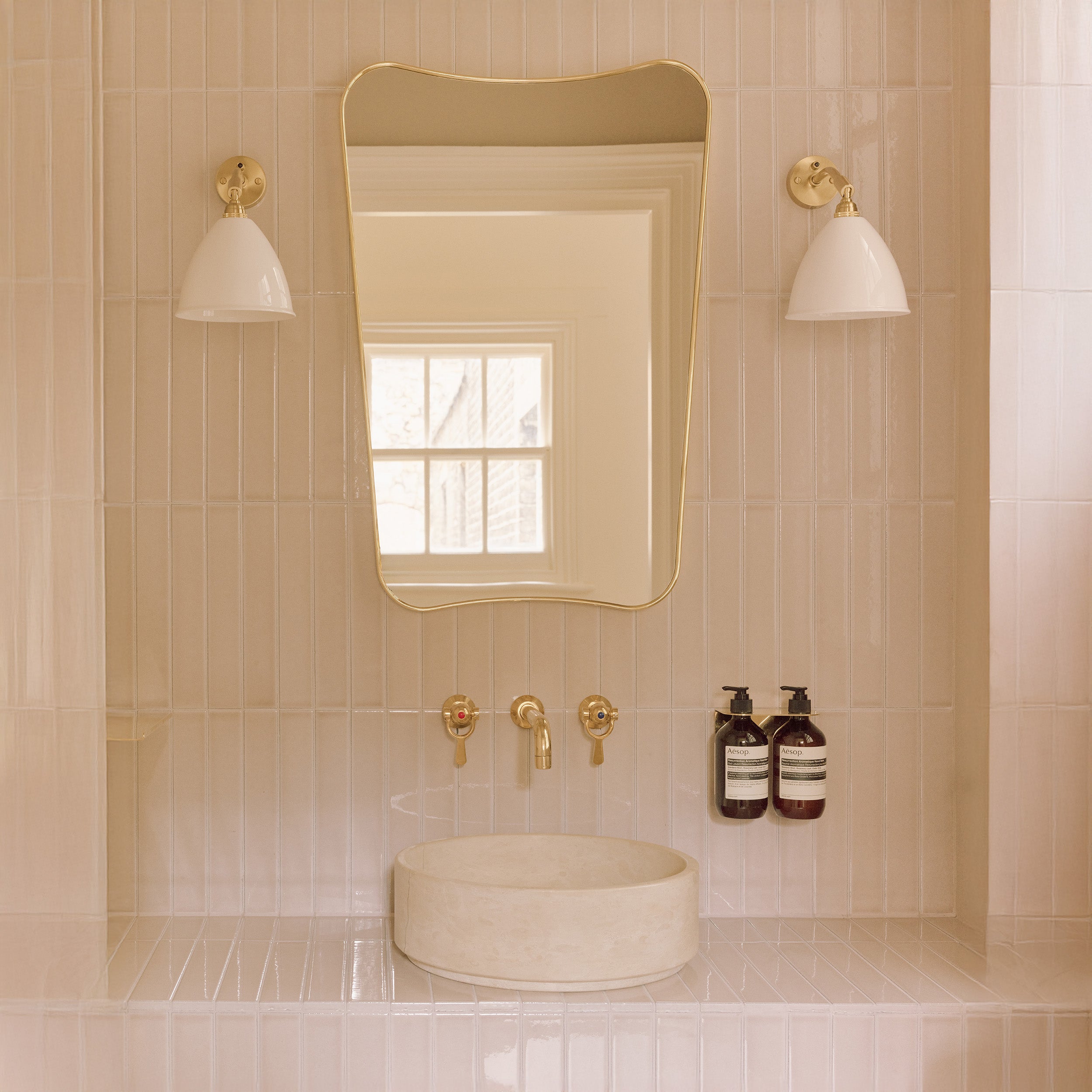 GUBI Bestlite BL7 Bracket Wall Light