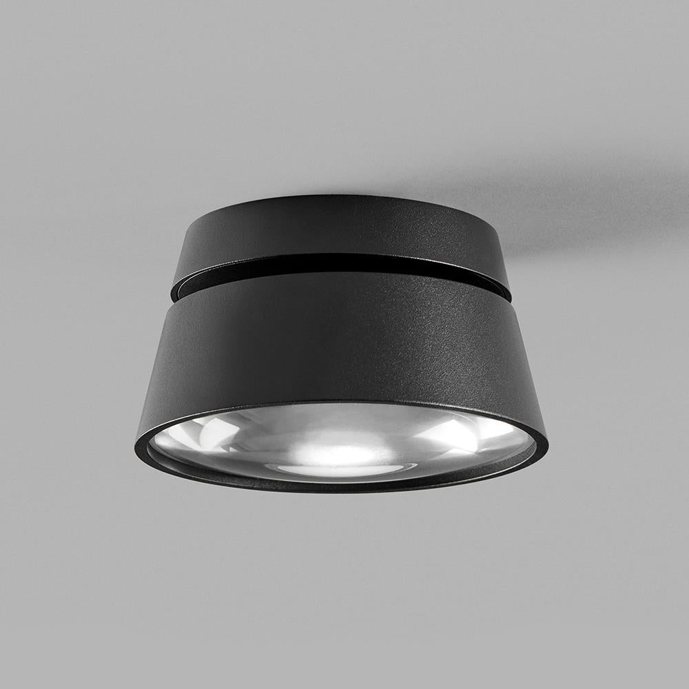 Vantage wall / ceiling light by Light-Point