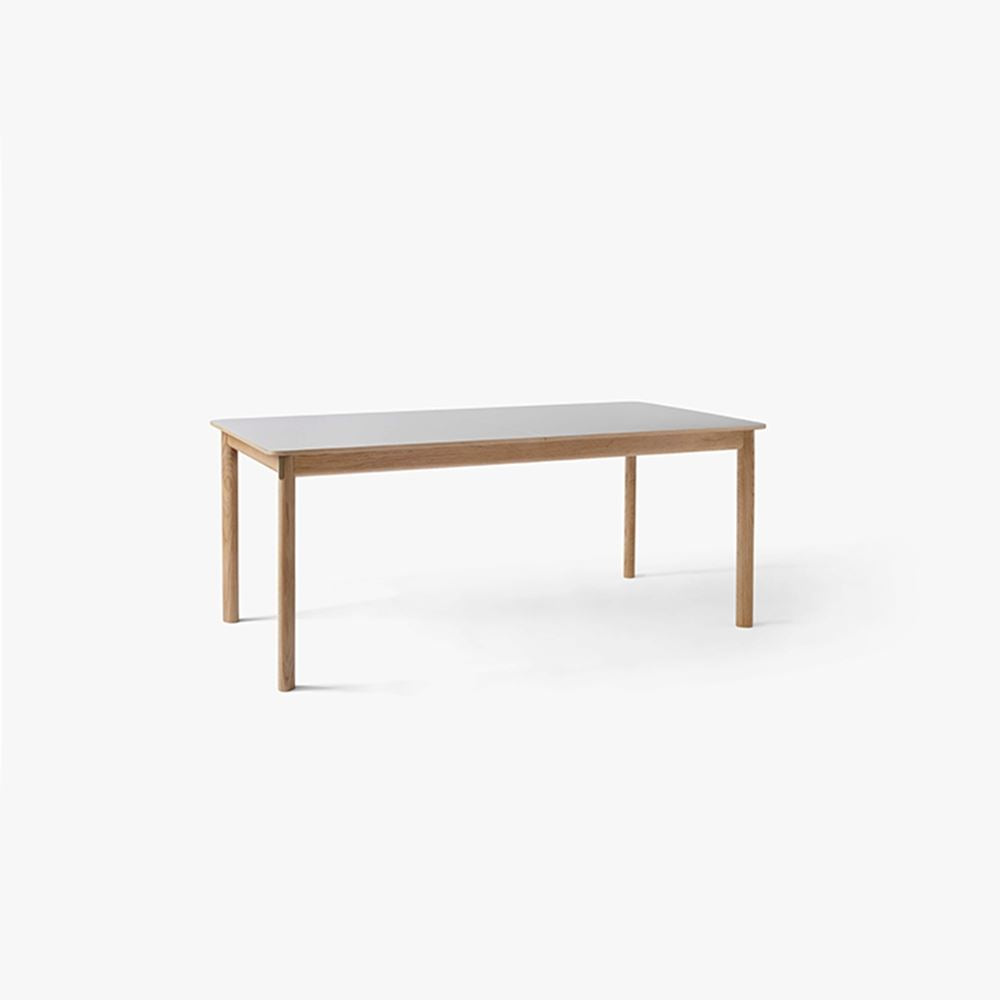 &Tradition HW1 & HW2 Patch Extendable Dining Table