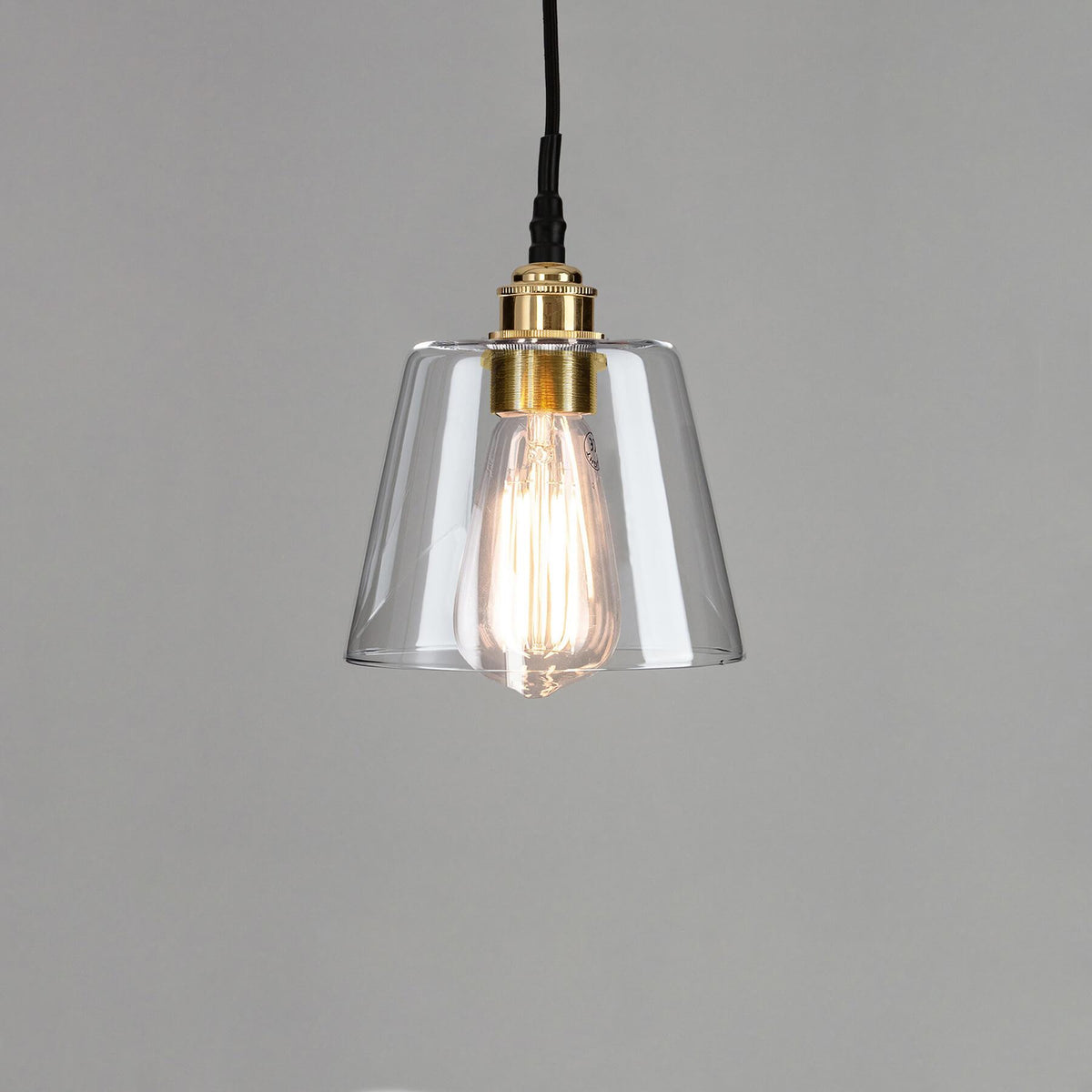 Outlet Old School Electric - Bathroom Version : Tapered Blown Glass Pendant