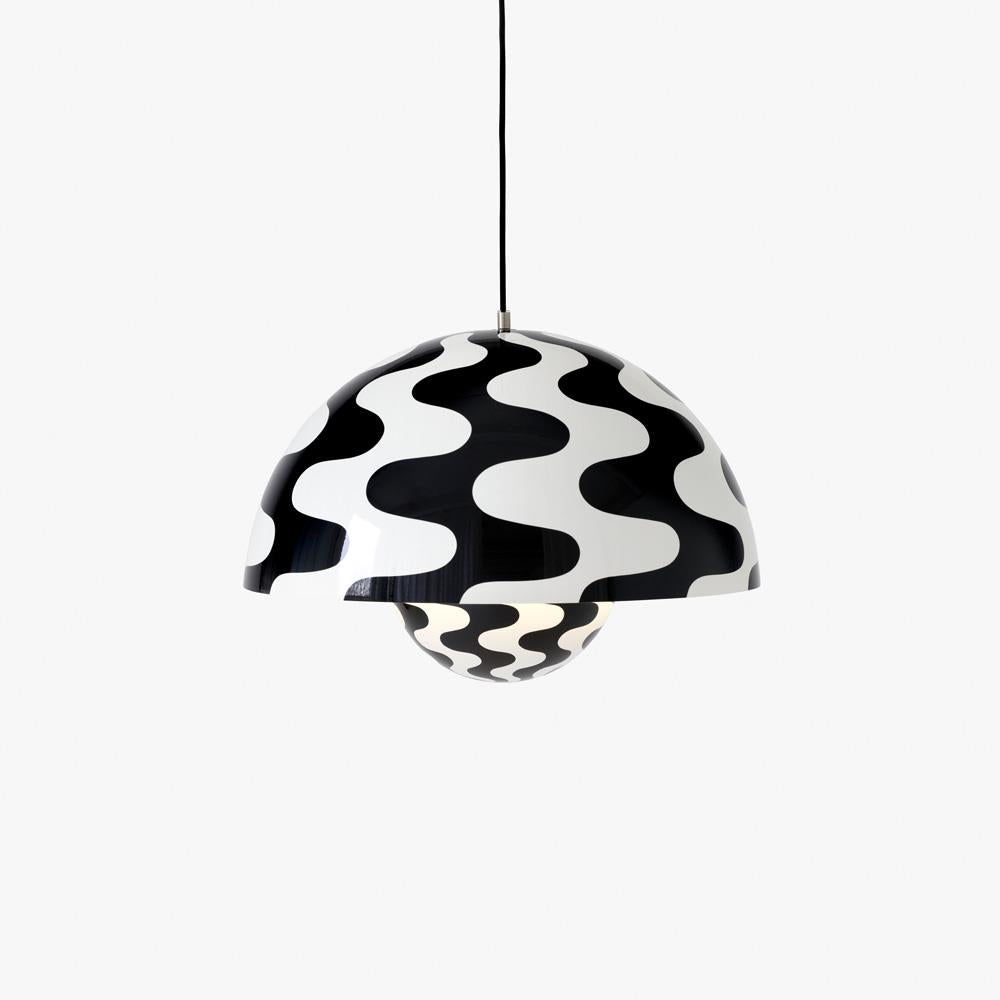 &Tradition VP2 Flowerpot Pendant Light
