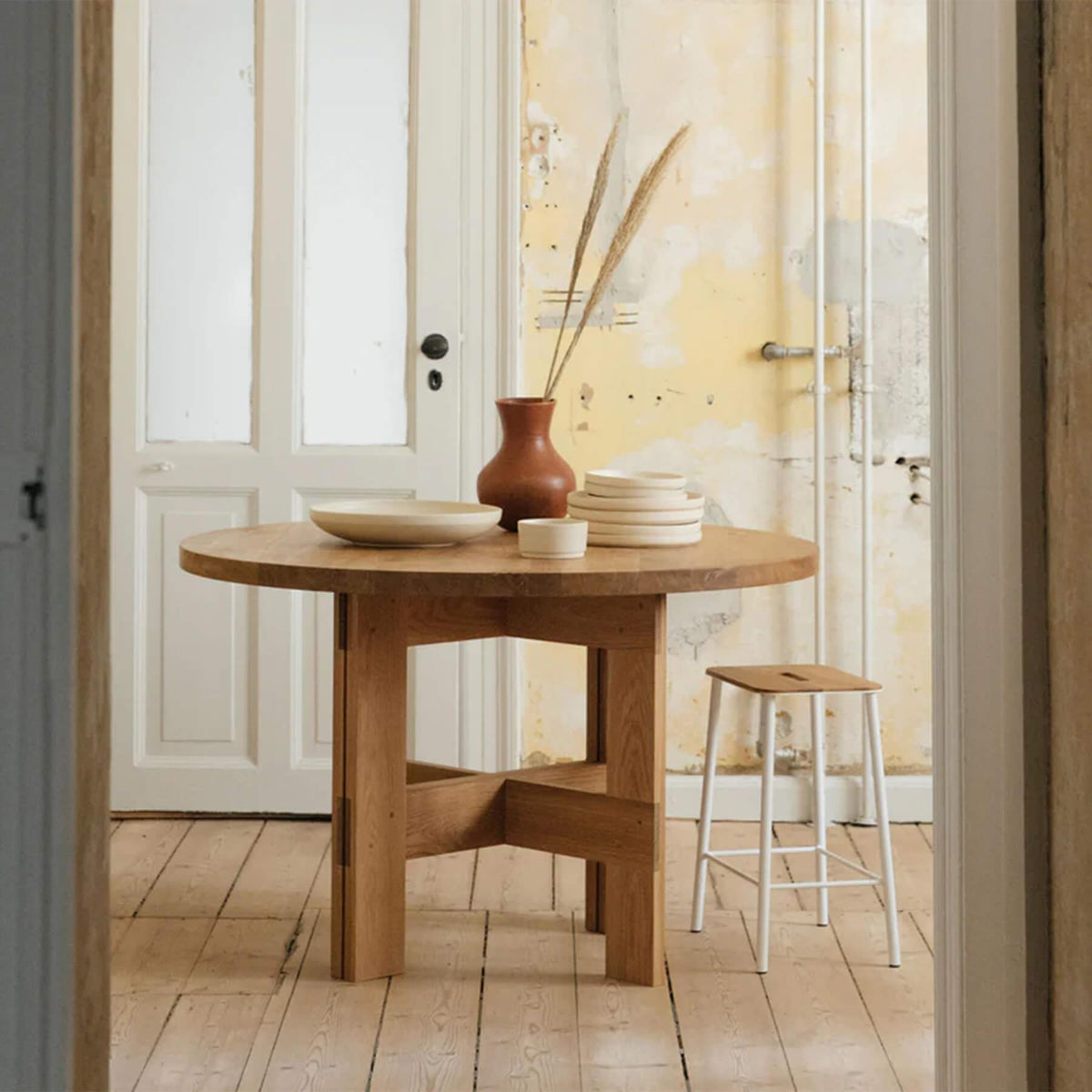 Frama Farmhouse Trestle Dining Table - Round