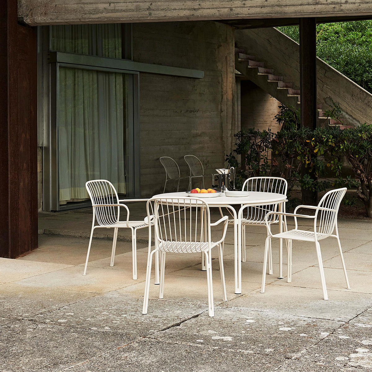 &Tradition Thorvald Round Garden Dining Set - Curated by Holloways of Ludlow