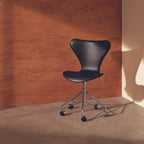 Fritz Hansen Series 7 Swivel Chair