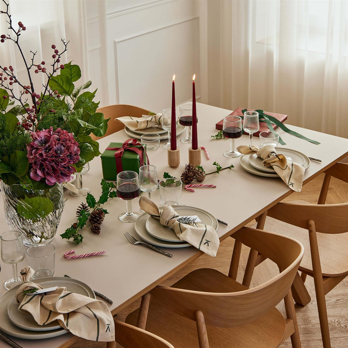 Andersen Furniture Space Extendable Dining Table
