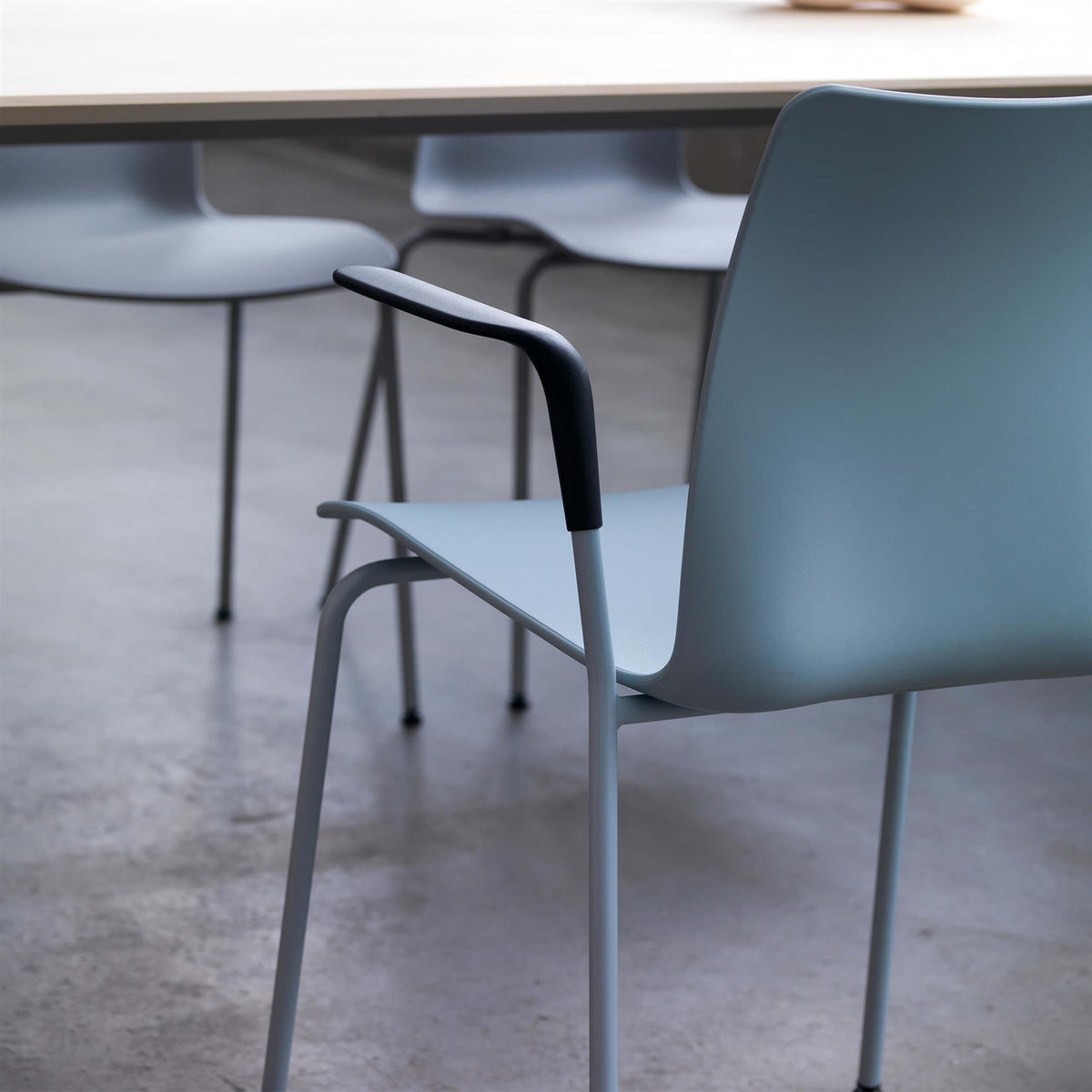 Andersen Furniture Mood Chair with Legs and Armrests