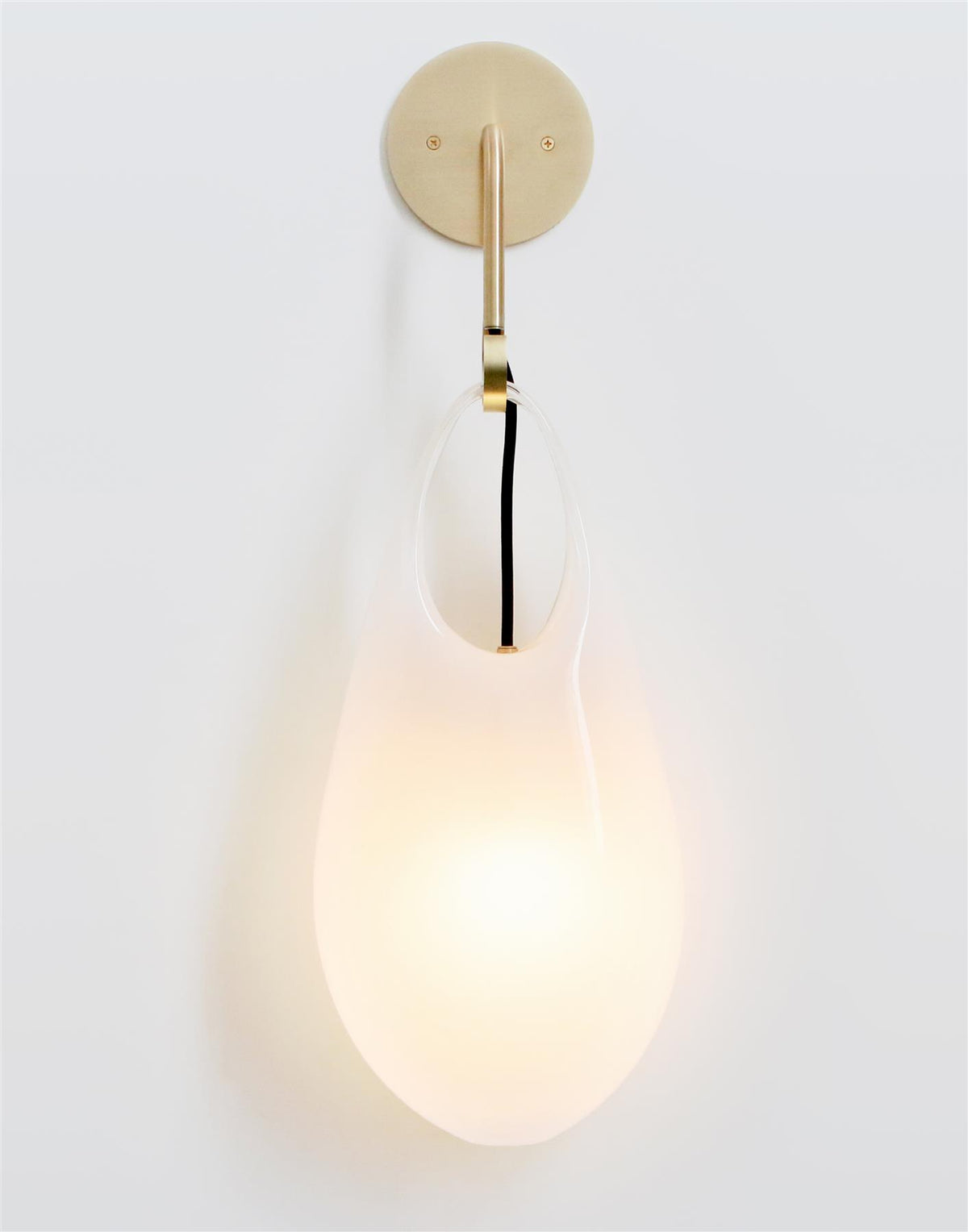 Hold 18 wall light