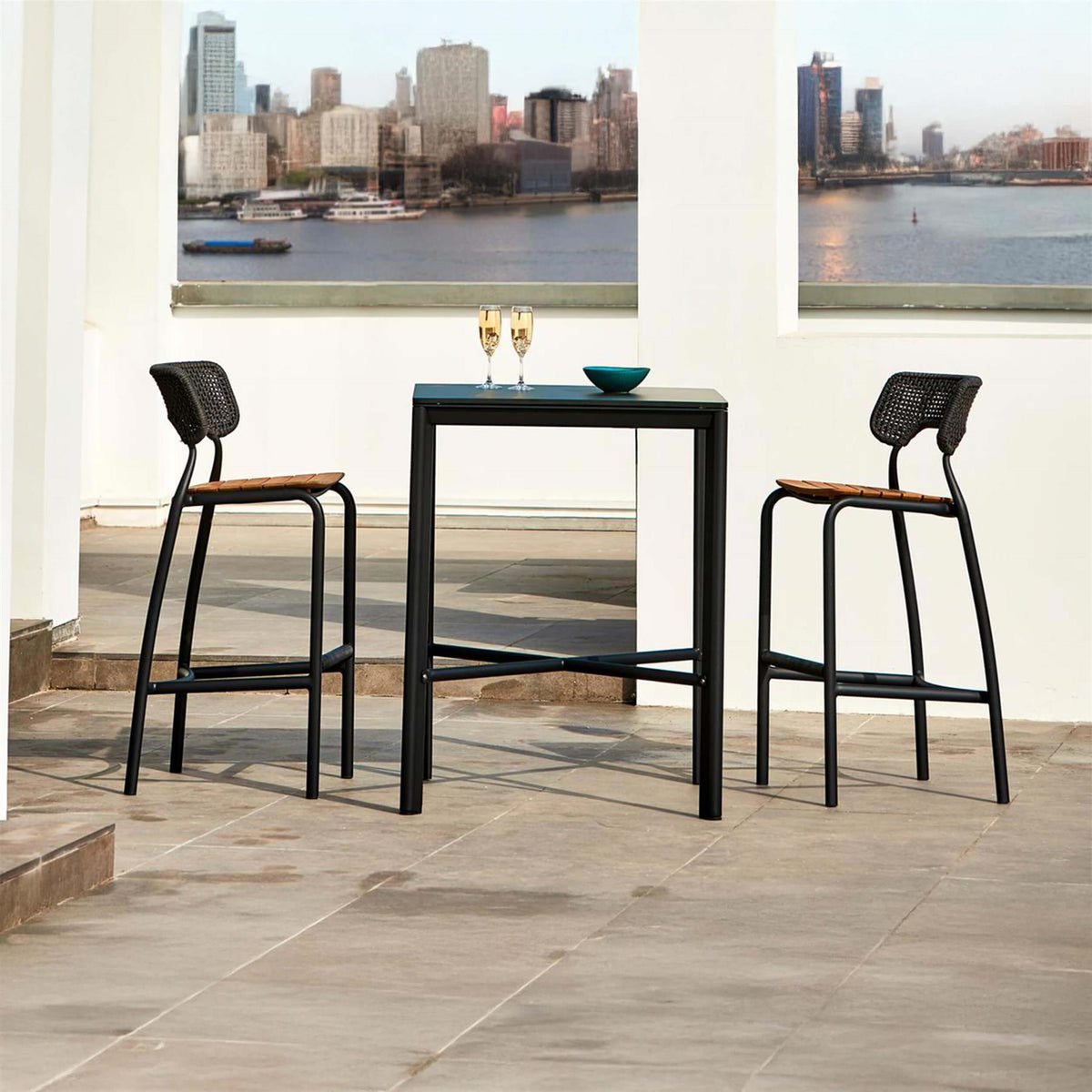 Mindo 102 Outdoor Bar Table
