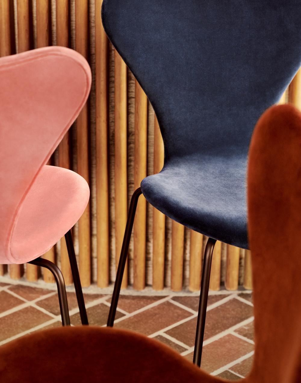 Fritz Hansen Series 7 Chair - Velvet Edition