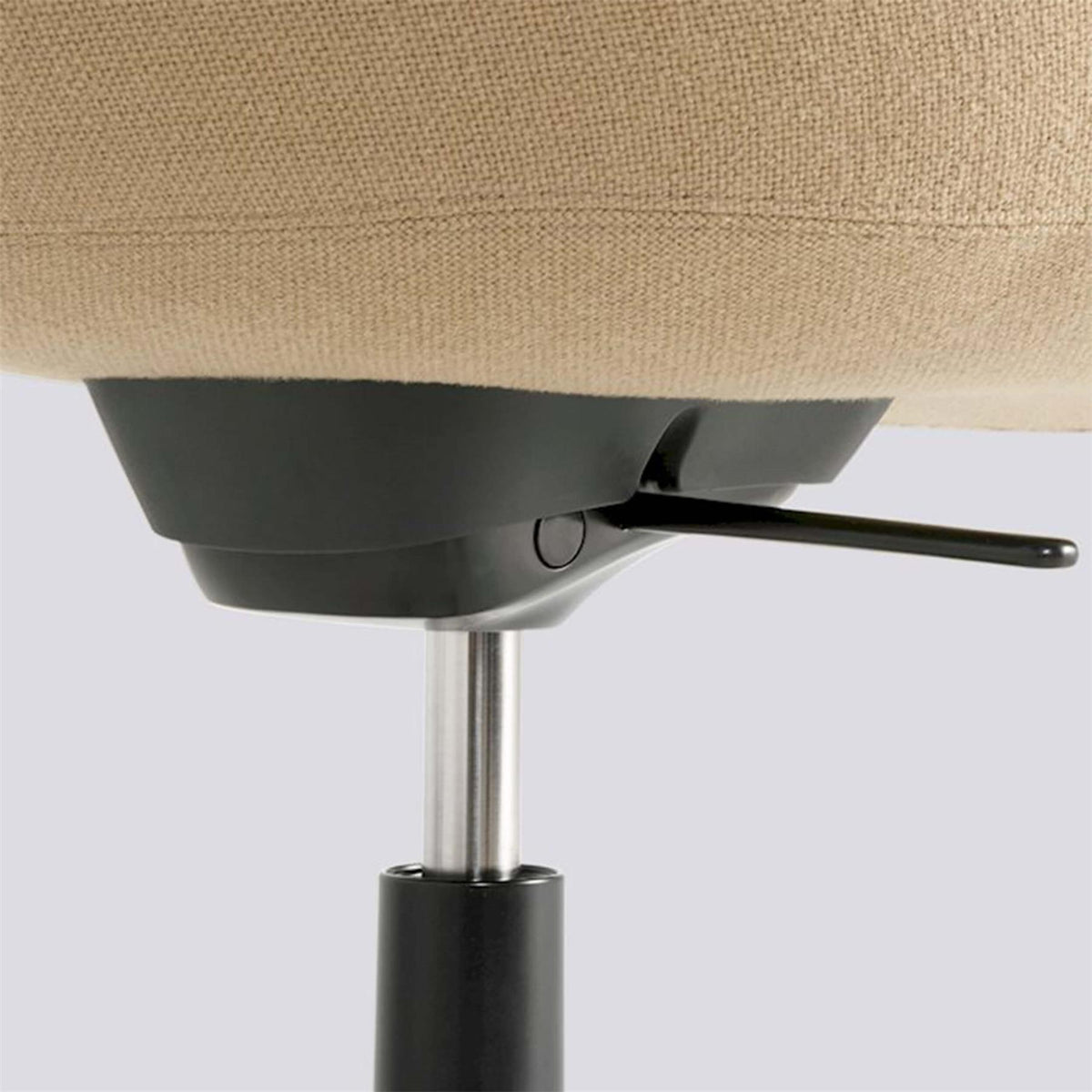 HAY AAC 155 Chair with 5 Star Swivel Base Tilt Gas Lift Wheel Base