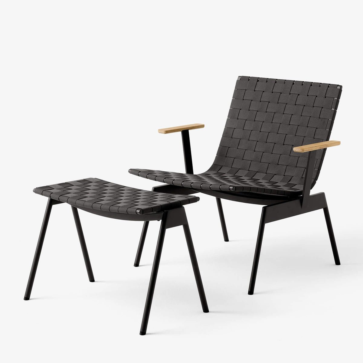 &Tradition Ville Garden Lounge Chair & Footstool