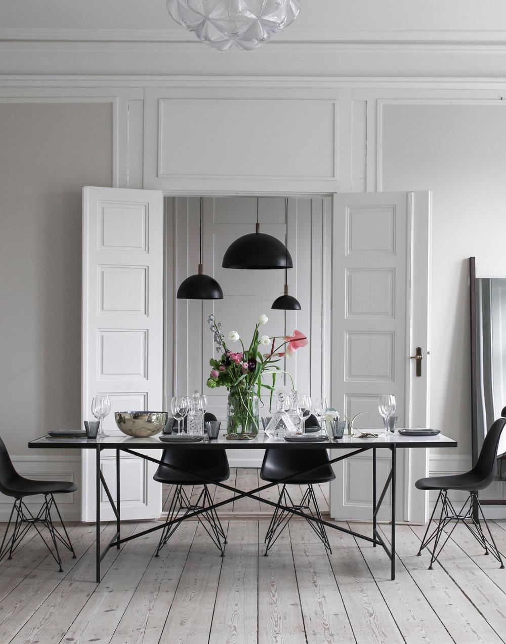Handvark Dining Table 230