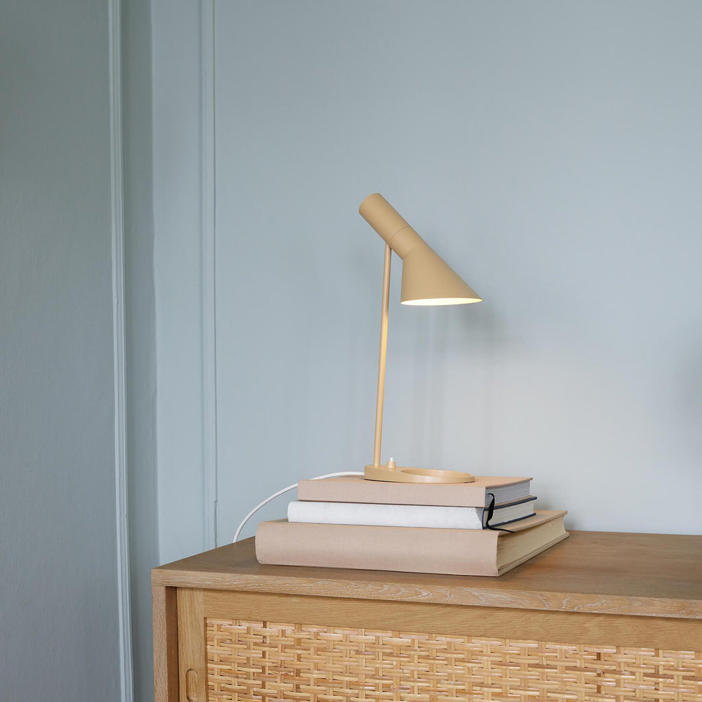 Louis Poulsen AJ Table Lamp - Mini