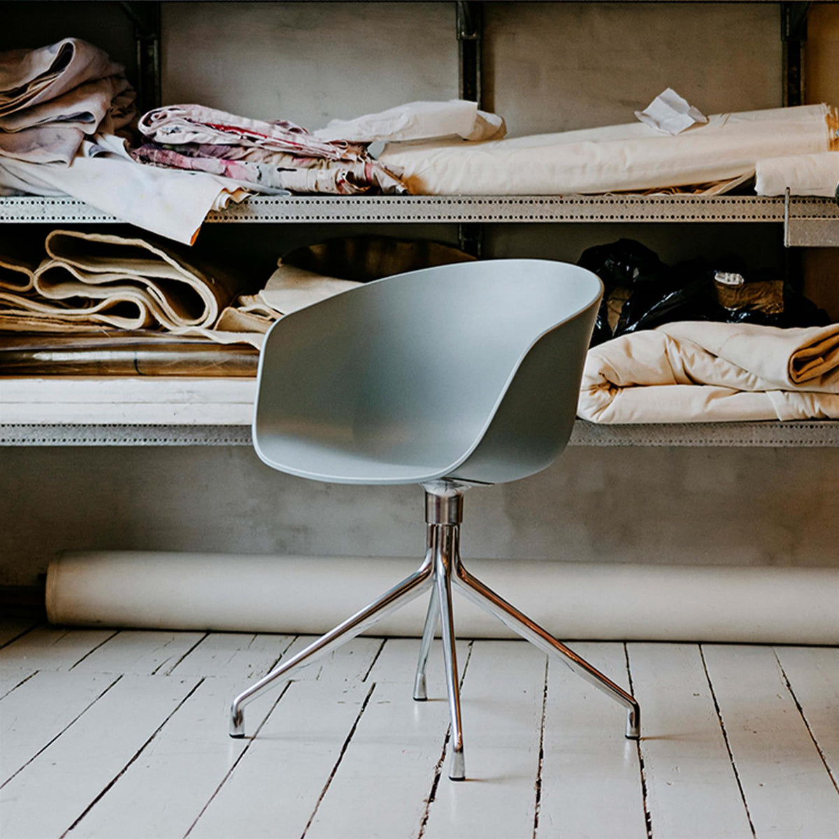 HAY AAC 20 Chair, 4 Star Swivel Base Standard Glider