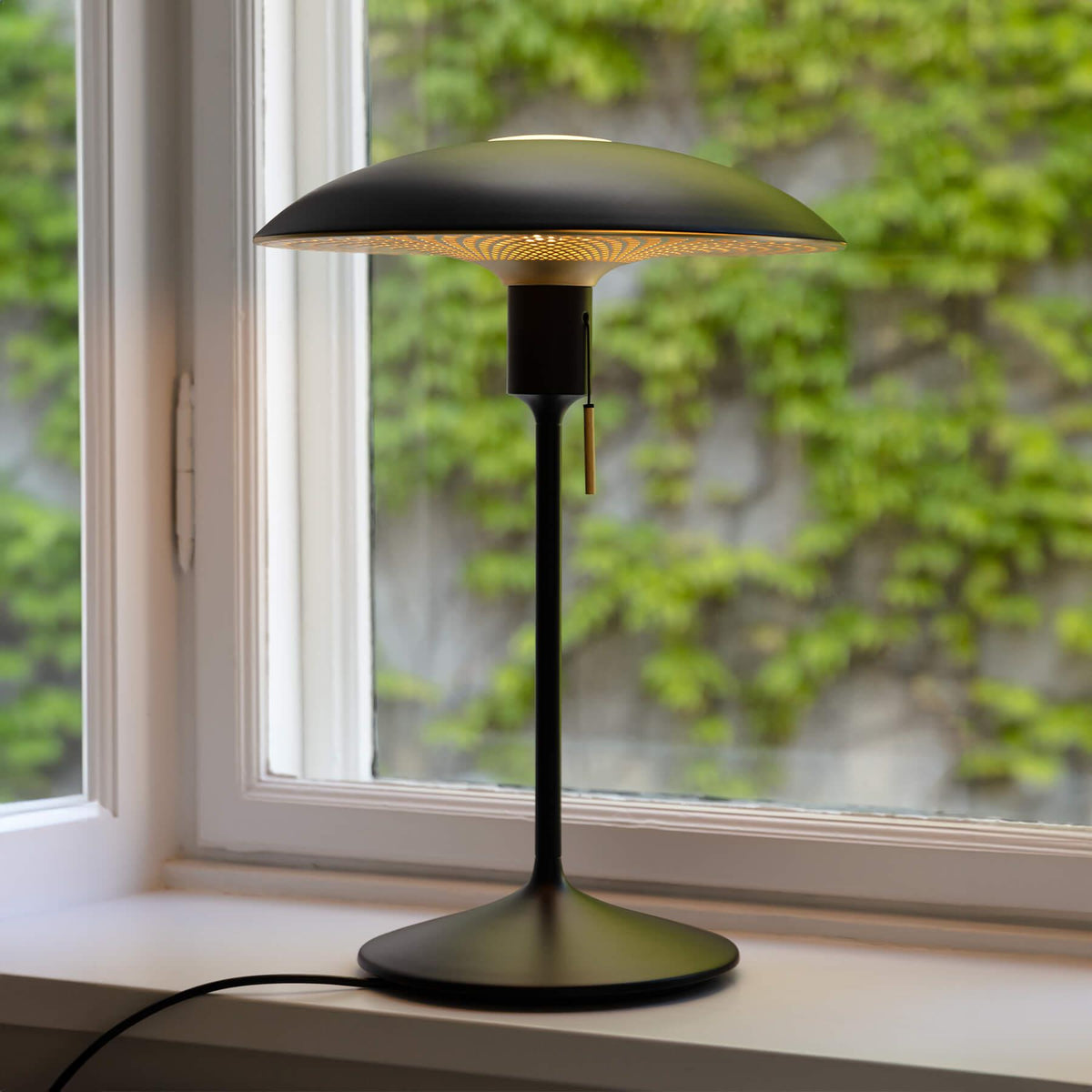 Umage Manta Ray Table Lamp