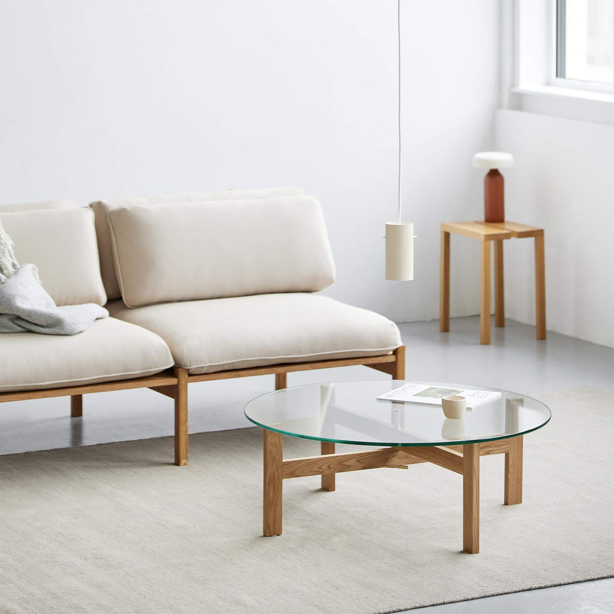 MOEBE Round Coffee Table