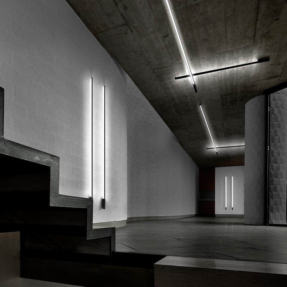 Stripe wall / ceiling light by Light-Point