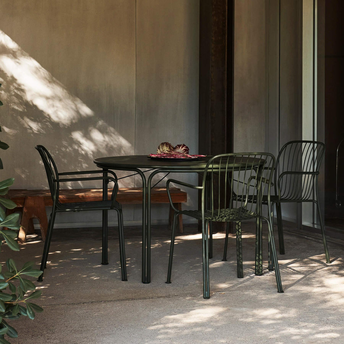 &Tradition Thorvald SC98 Round Garden Dining Table