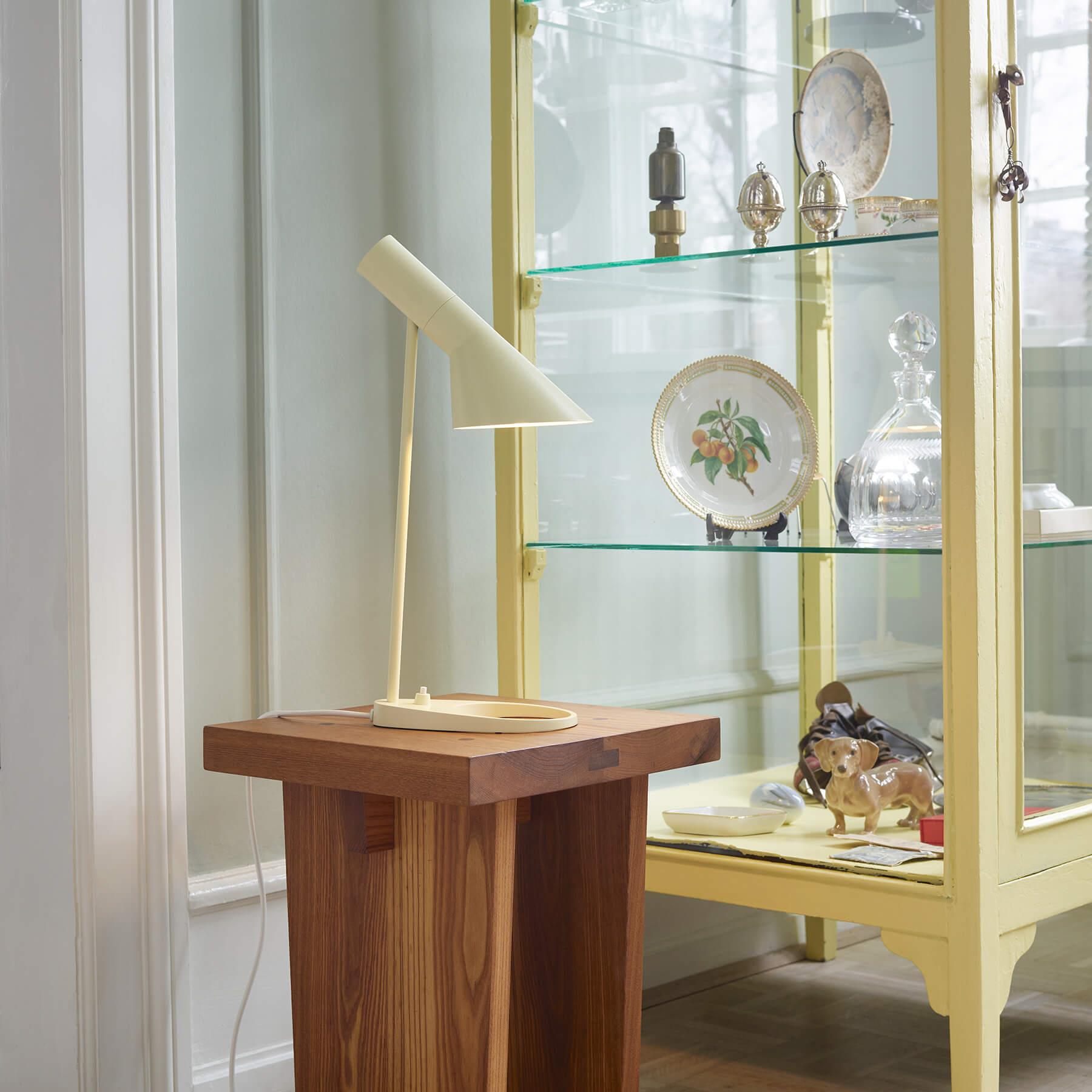 Louis Poulsen AJ Table Lamp - Mini
