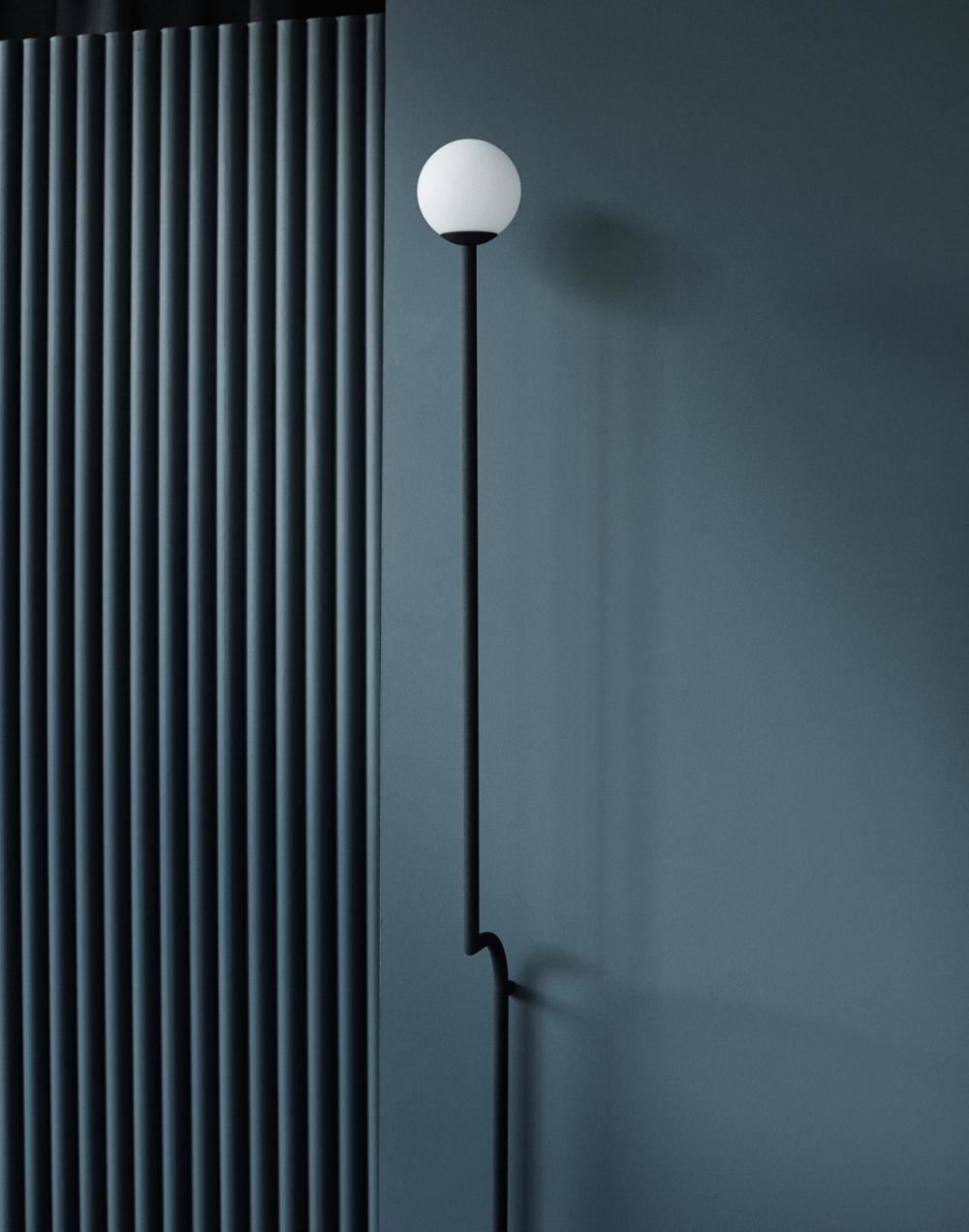 Mobil 150 wall light