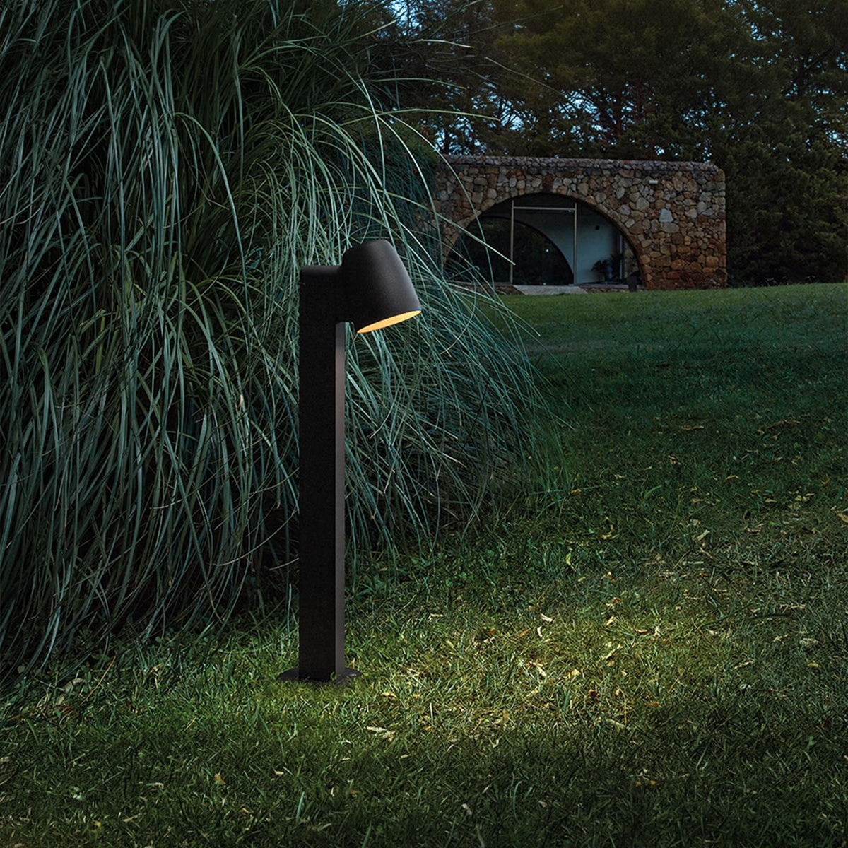 Bover Nut B Outdoor Bollard Light