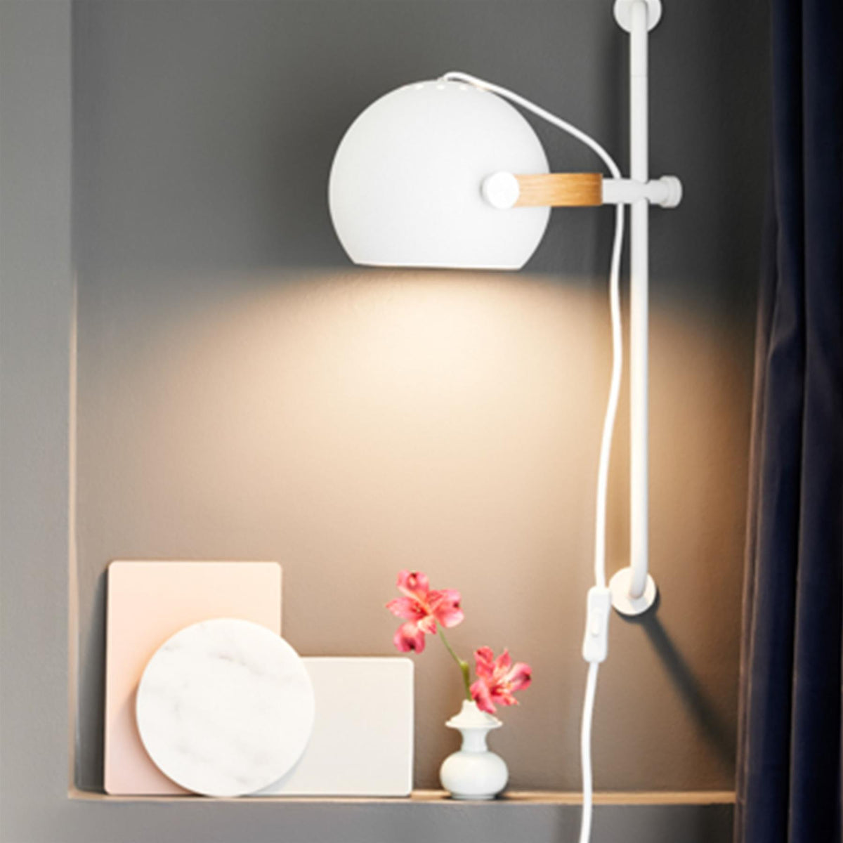 Halo Design D.C Wall Light