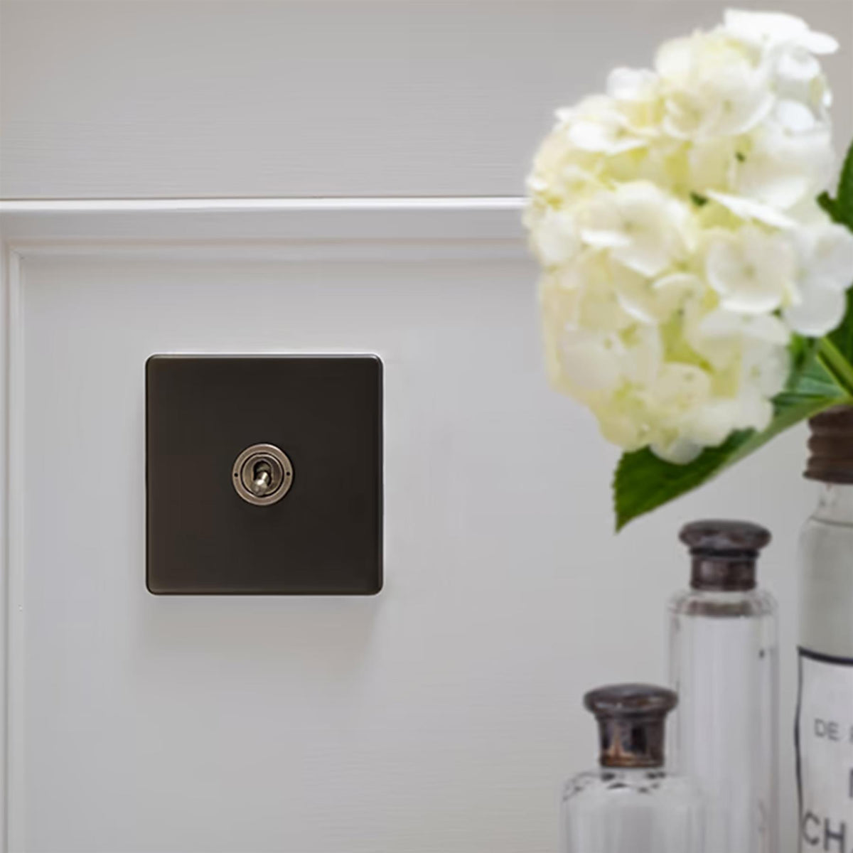 Soho Lighting Eton Collection Bronze 20A 1 Gang 2 Way Toggle Switch