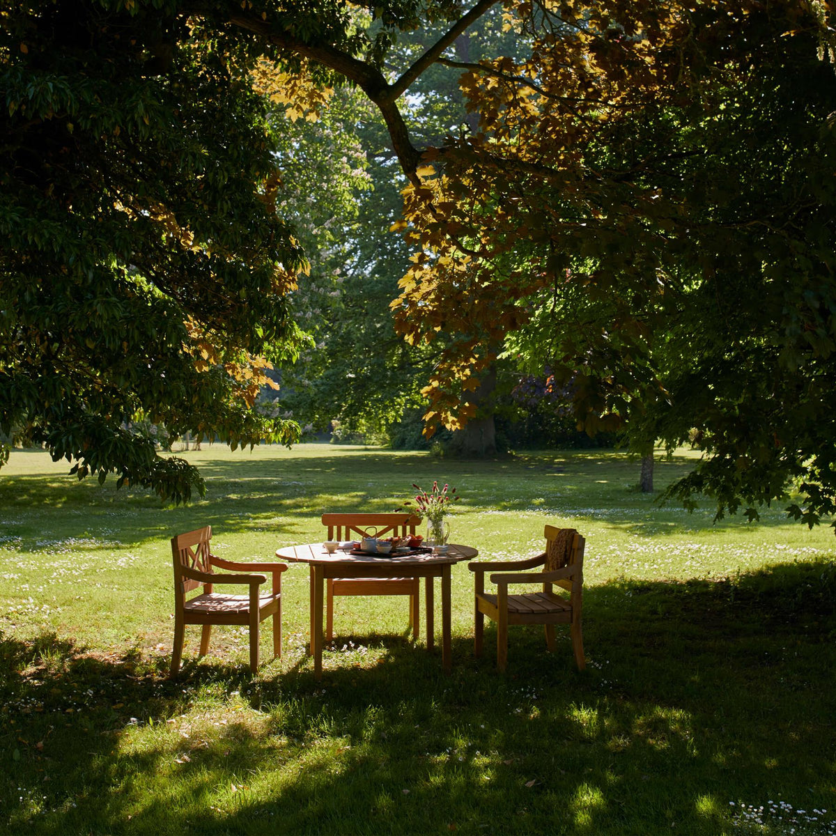 Fritz Hansen Drachmann Round Garden Dining Table