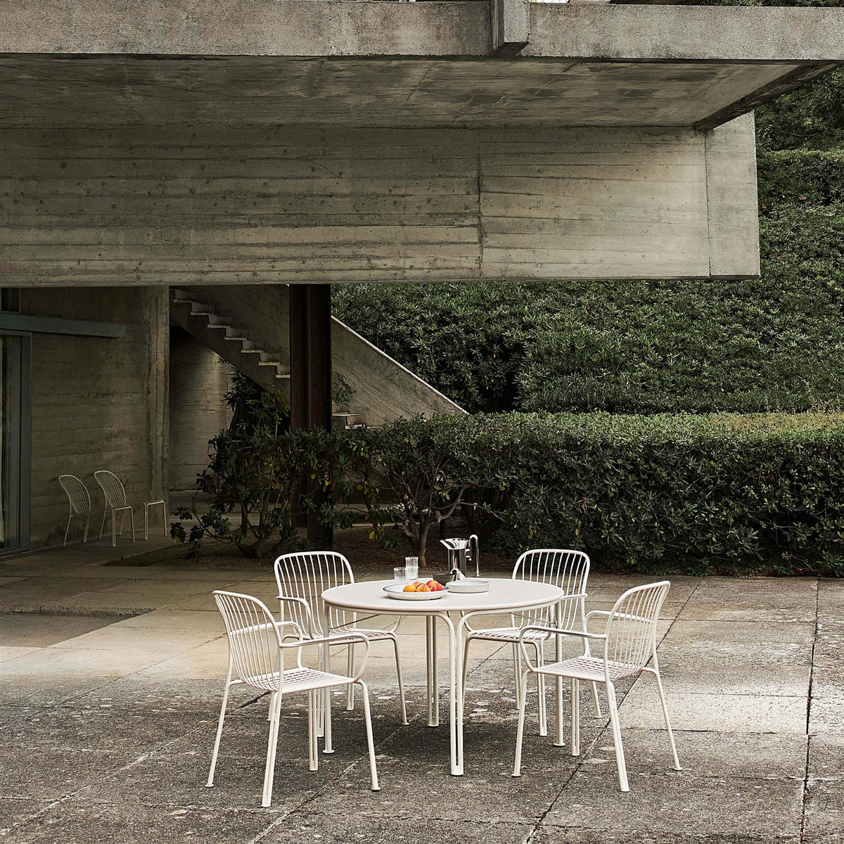 &Tradition Thorvald Round Garden Dining Set - Curated by Holloways of Ludlow