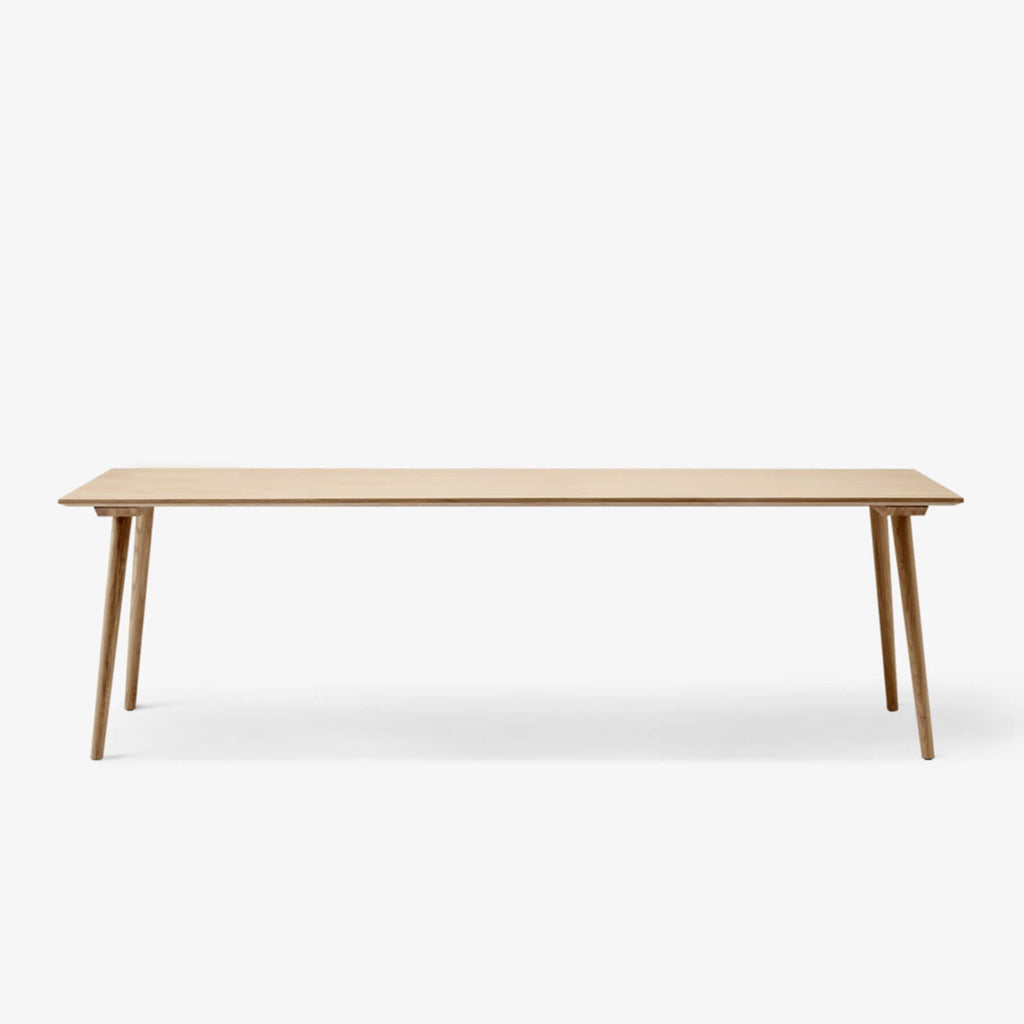 &Tradition In Between SK6 Dining Table