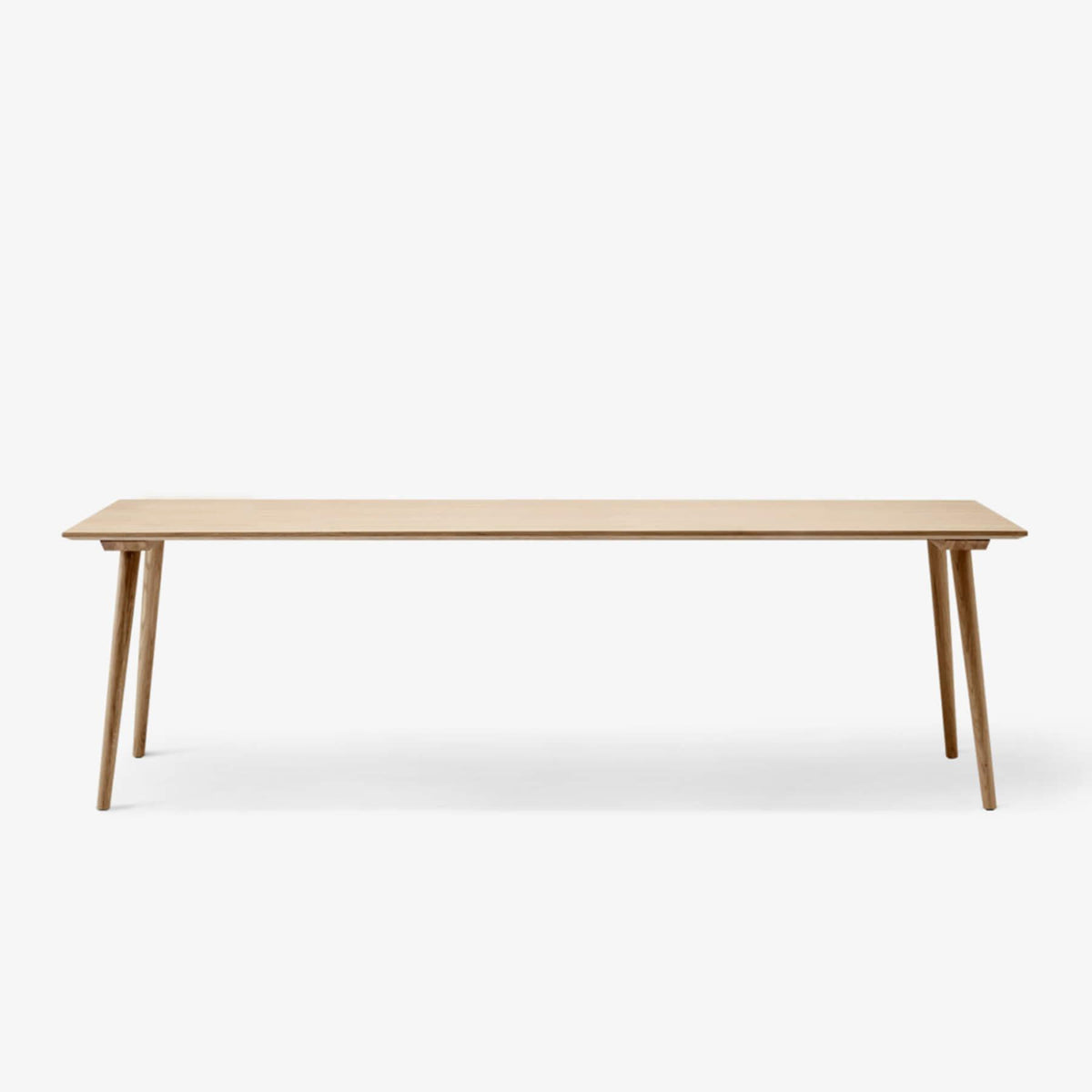 &Tradition In Between SK6 Dining Table
