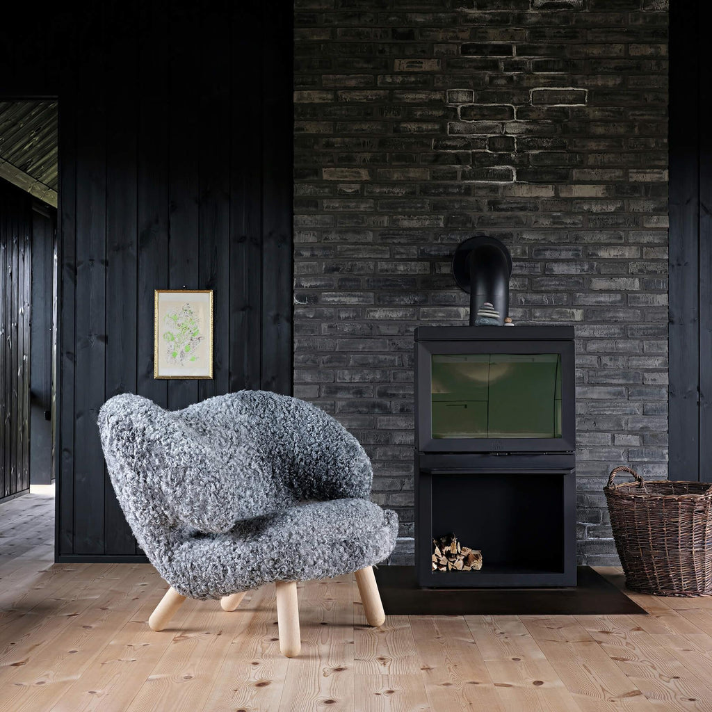 Finn Juhl The Pelican Chair In Sheepskin