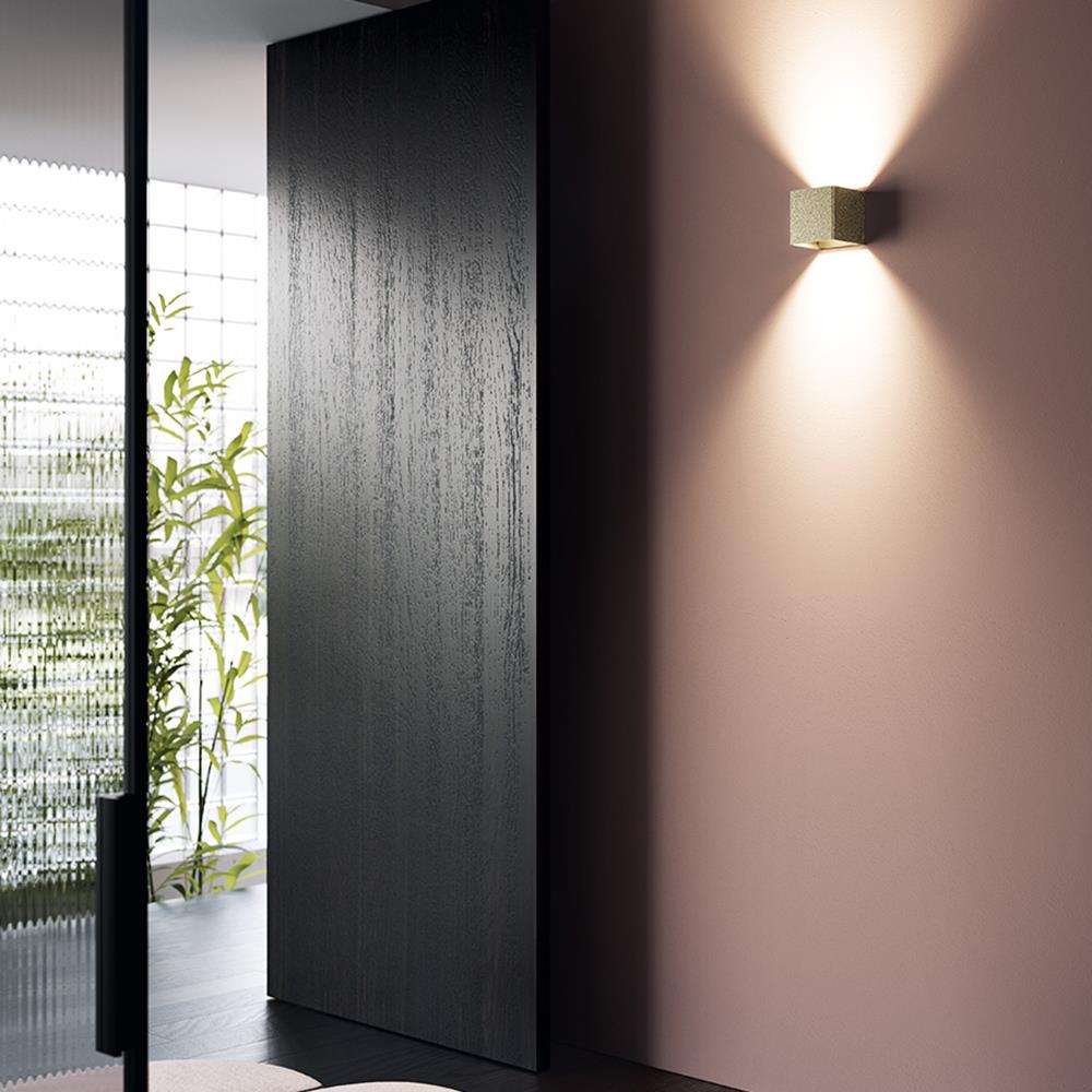 Laser wall light