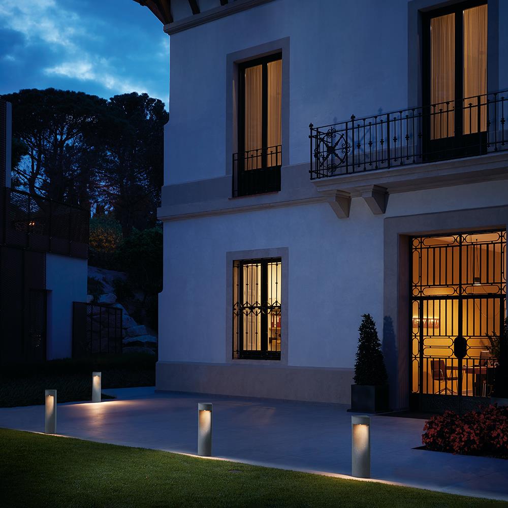 Bover Moai B Outdoor Bollard Light